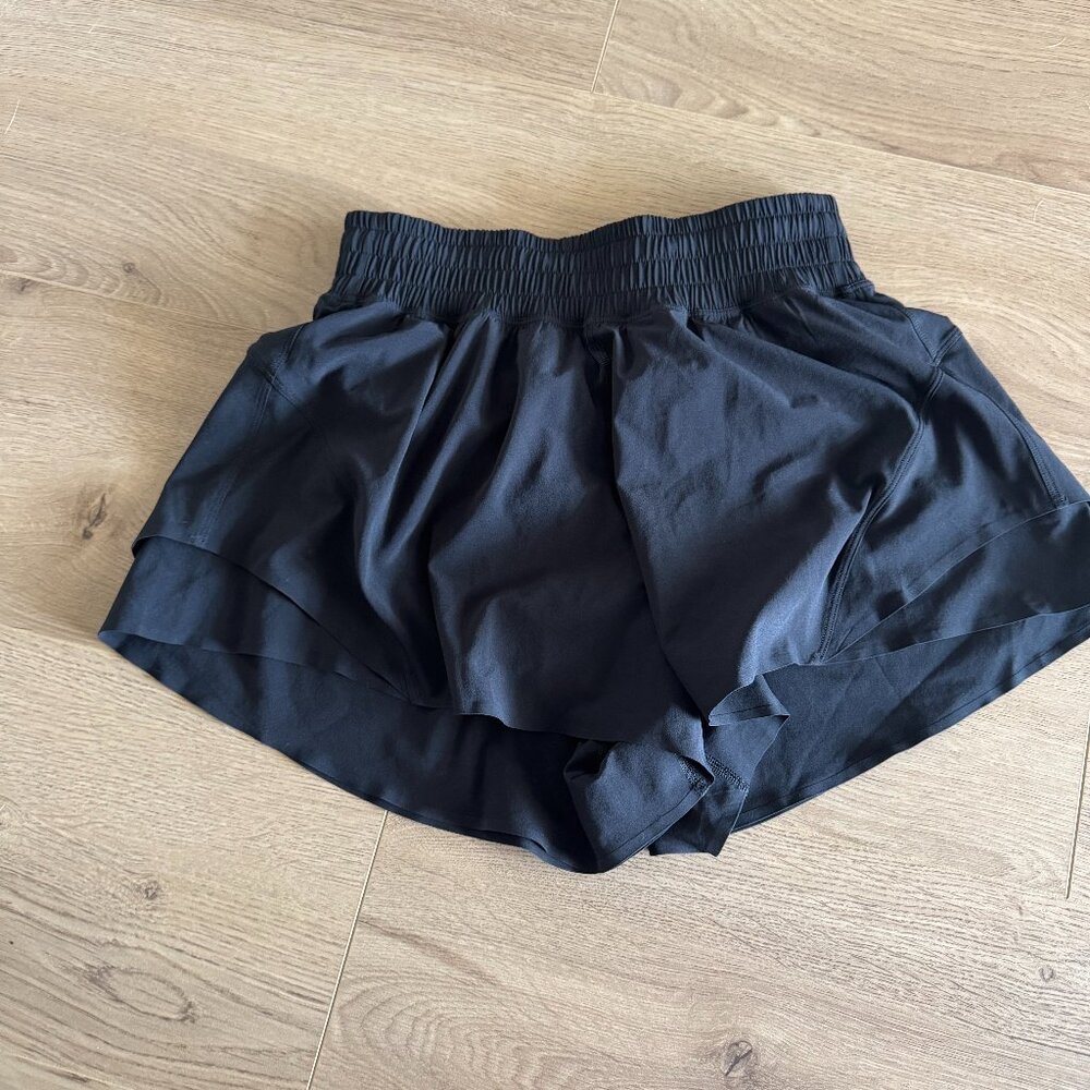 lululemon Shake it Out Shorts- 2.5" inseam, sz XS